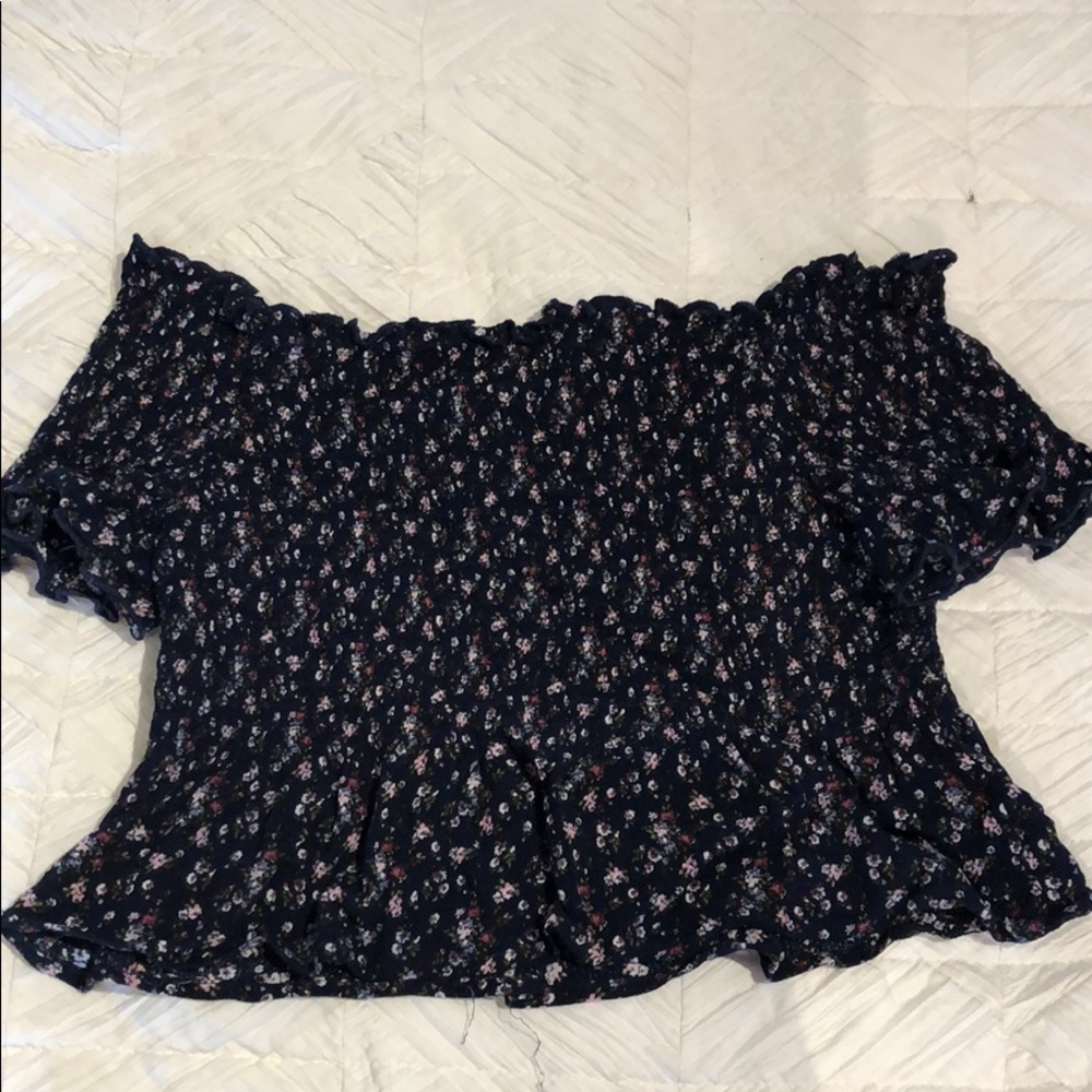 TILLY’s CROP TOP